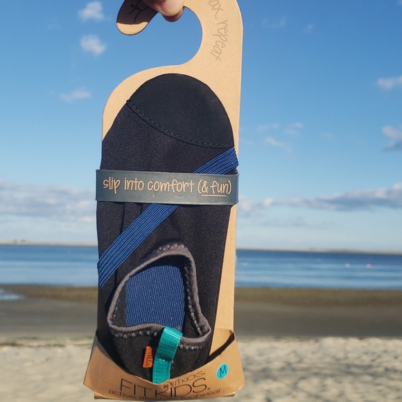 Fit Kids Swim Shoes - Picture 2 of 10